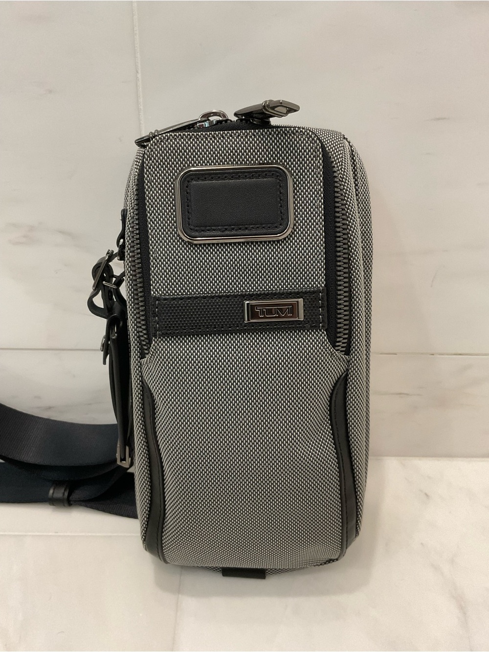 NEW Tumi ALPHA X 10.5” Polyester & Nylon Compact Sling Crossbody - METEOR GRAY❗️